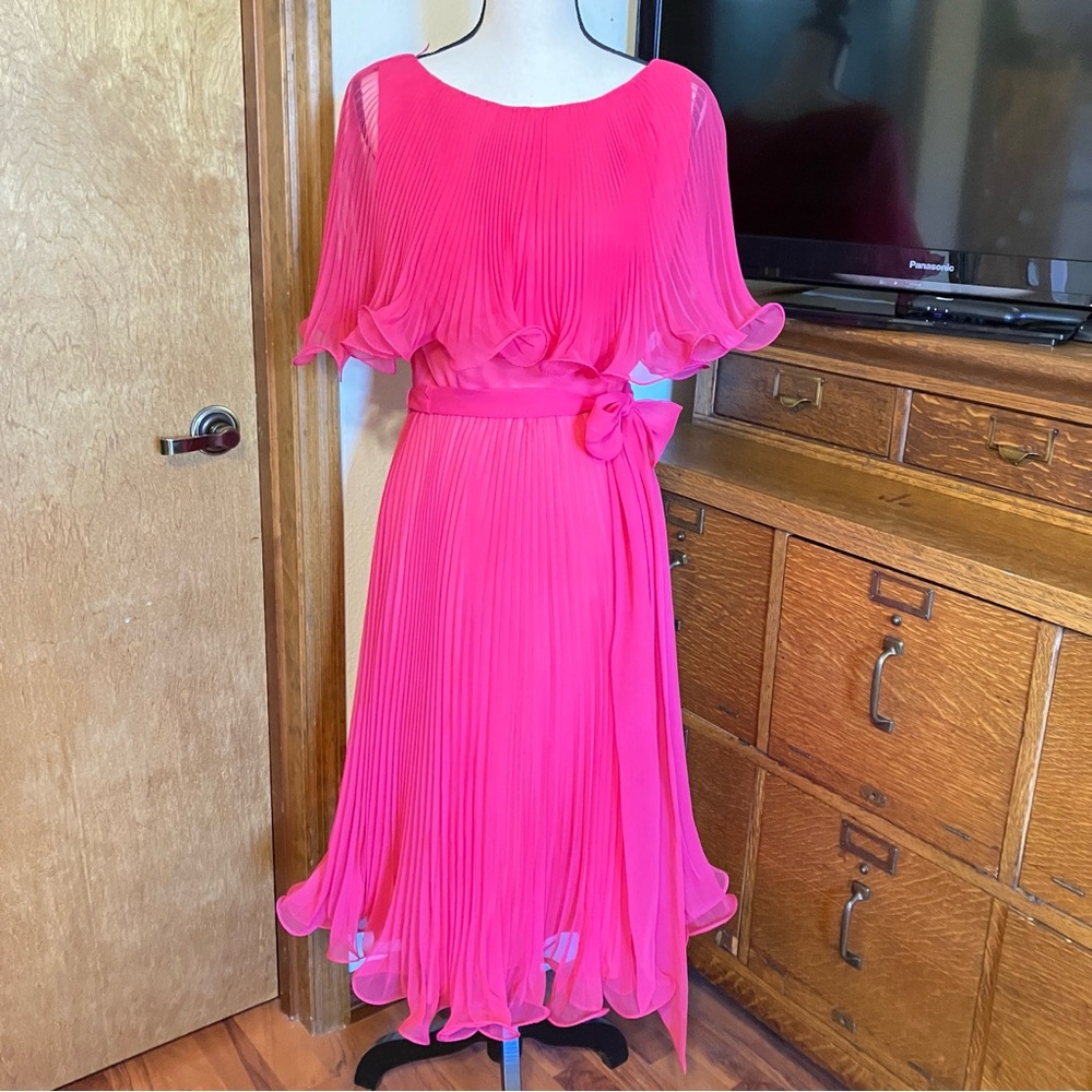 Miss Elliette California Fuchsia Pink Chiffon Pleated Midi Dress - Size 10